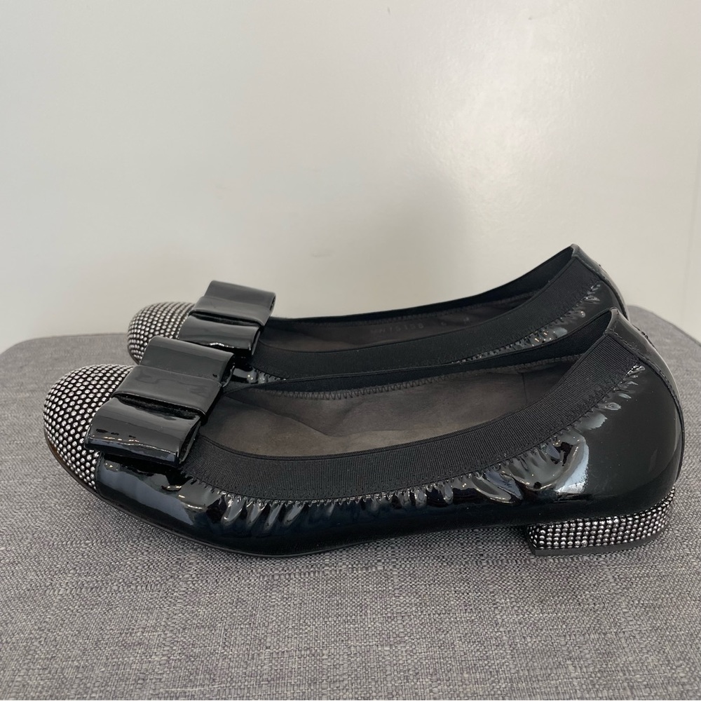 STUART WEITZMAN Cabot Flats Patent Leather Bow Studded - Black Size 6.5 - Picture 3 of 9
